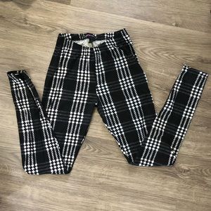 🎂Women’s Eye Candy Plaid Leggings